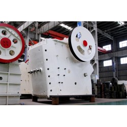 中型石頭破碎機產(chǎn)量是多少？市場價格如何？Z100